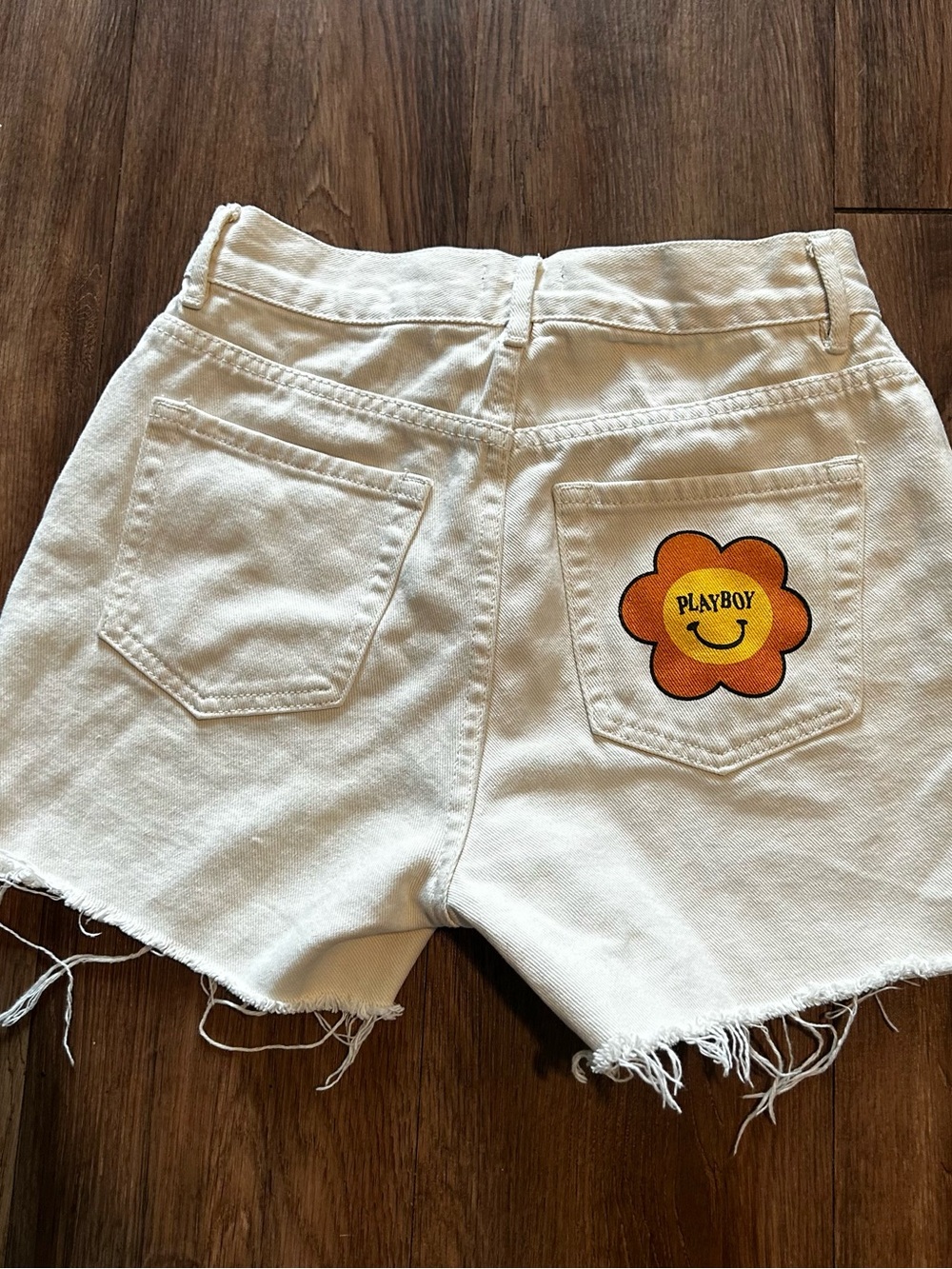 Playboy By Pac Sun Womens Off White Denim High Rise Shorts Size 24